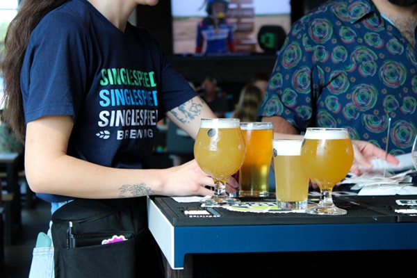 Beer at bar in SingleSpeed Brewing in Des Moines